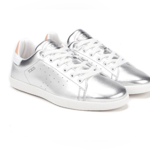 Tod’s Laminated Leather Metallic Silver Contrasting Heel Tab Sneakers Size 7.5 - Picture 1 of 16